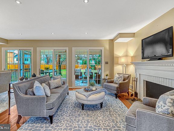 3rd image of 8126 Birnam Wood Dr
