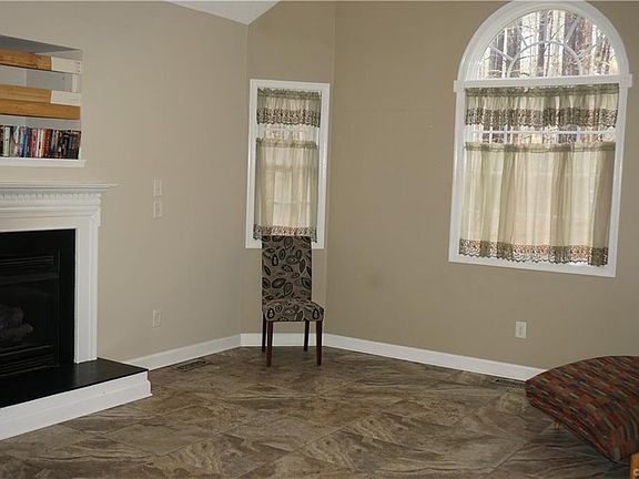 3rd image of 12510 Haven Ln