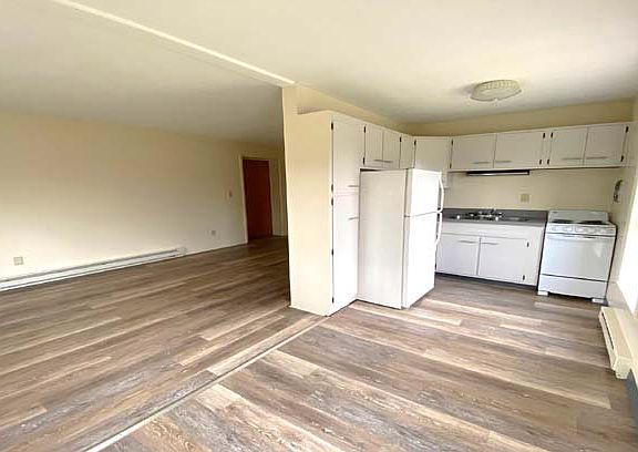 2nd image of 82 South St Unit 3