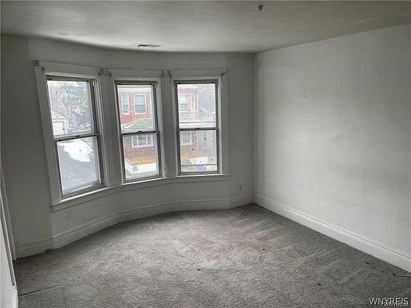 4th image of 226 Longnecker St