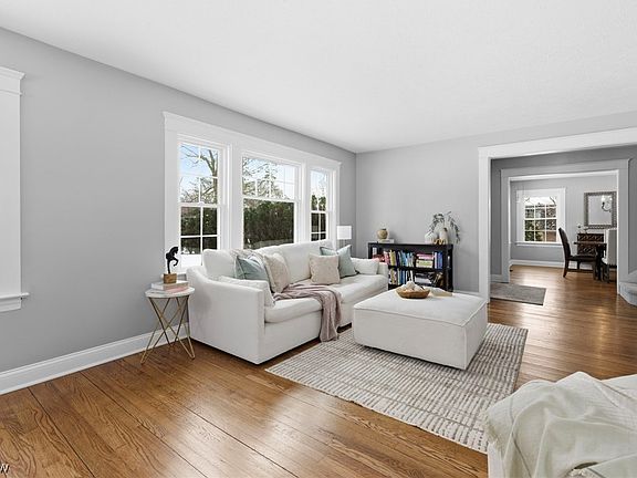 4th image of 37607 Euclid Ave