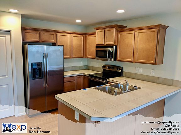 4th image of 2710 11th Ave NW