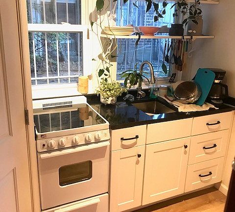3rd image of 422 21st St NE #B