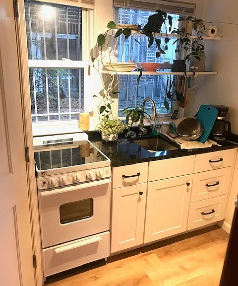 422 21st St NE #B — Photo 7