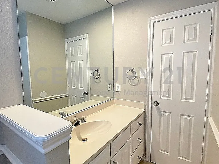 3704 Fairhaven Dr — Photo 12