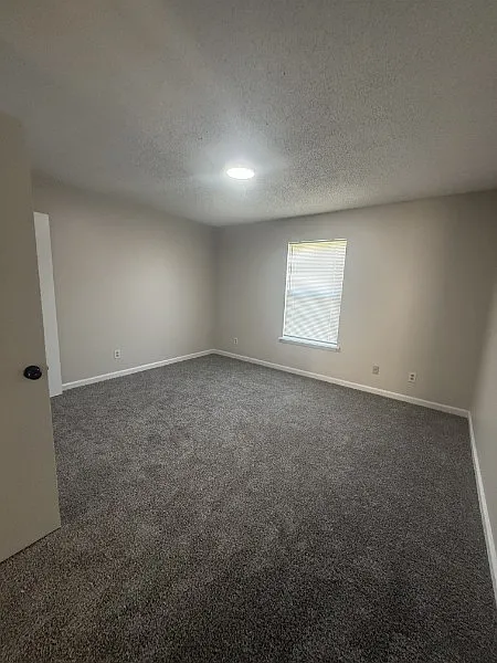 2 bed, 1.5 bath, 1020 sqft, $975 — Photo 4
