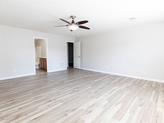 2nd image of 156 Ivy Hill Ln