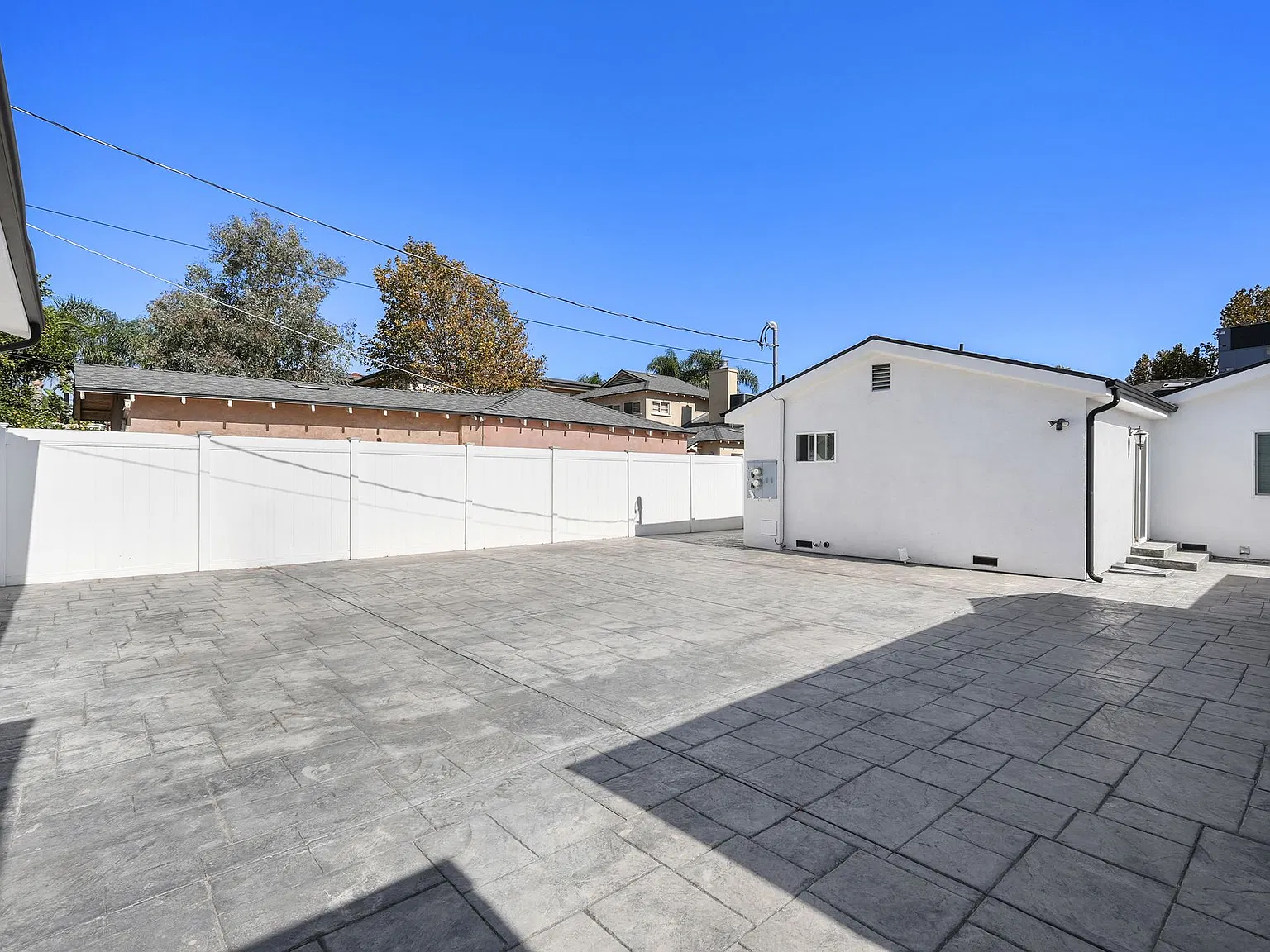 3 bed, 1200 sqft, $4,000 — Photo 4