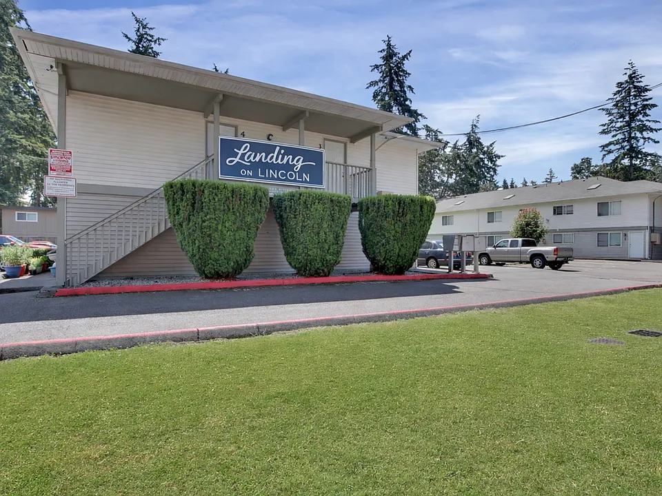 Lincoln Apartments