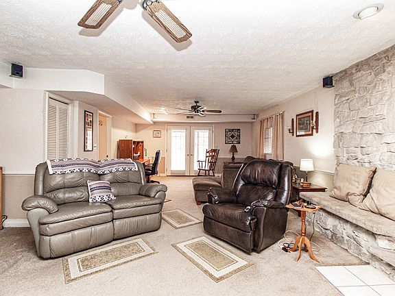 4th image of 3025 Crestview Dr