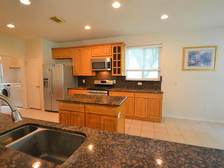 12110 Laurel Ct — Photo 9