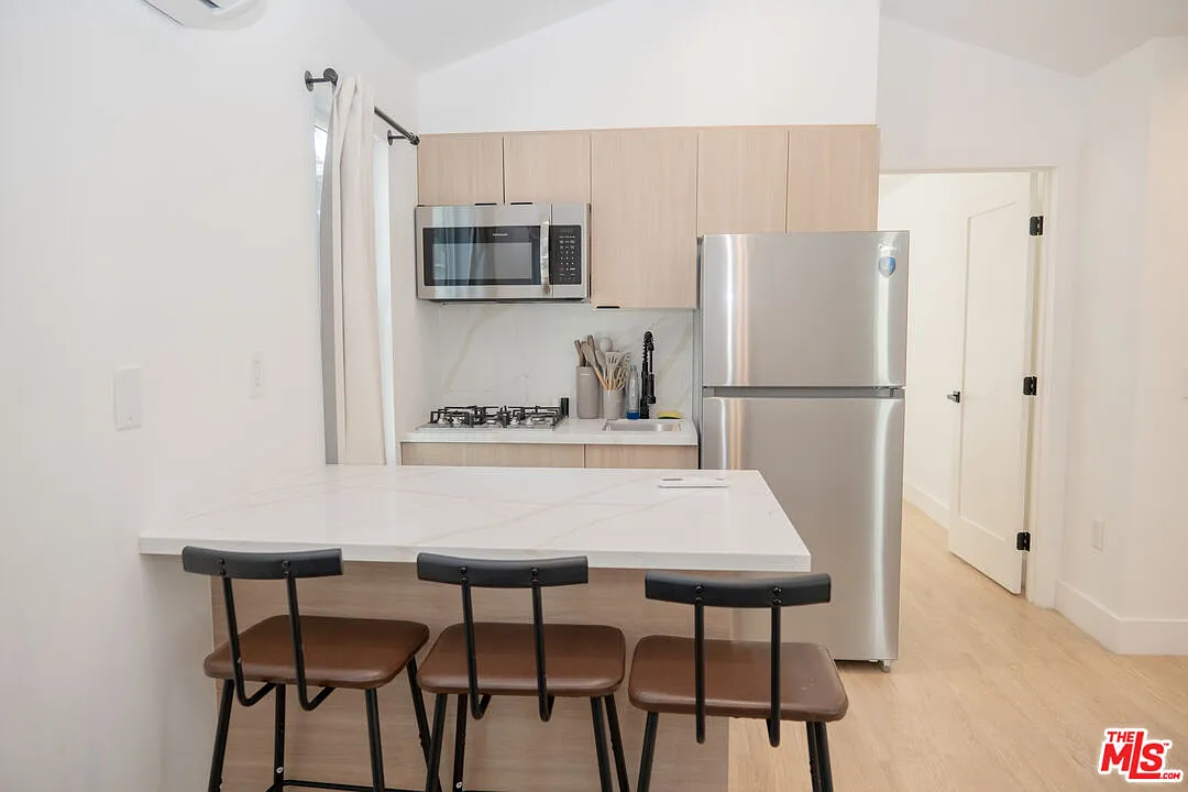 6136 Carlos Ave — Photo 3