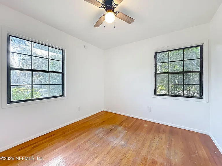 101 S Oakridge Ave — Photo 8