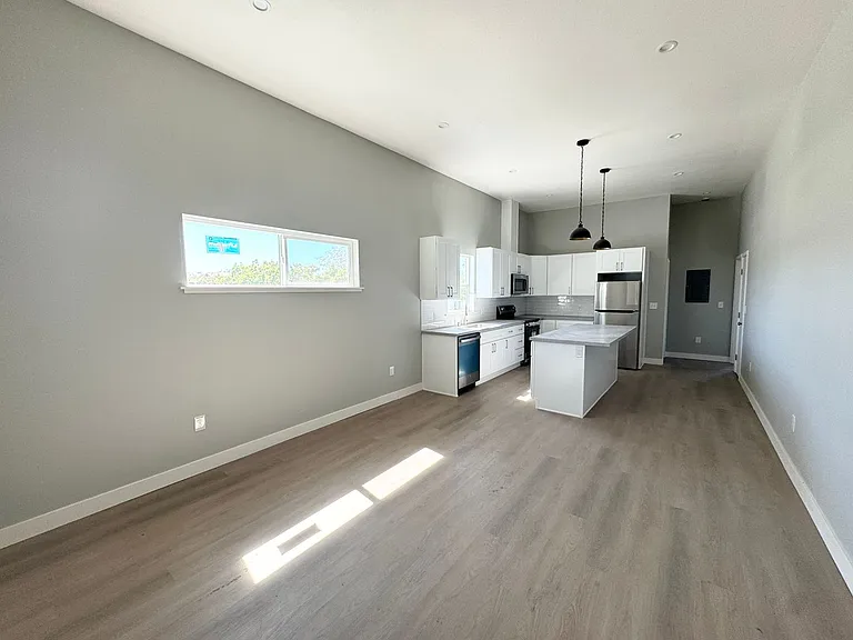 223 S K St — Photo 5