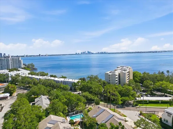 5101 S JULES VERNE COURT, TAMPA, FL 33611