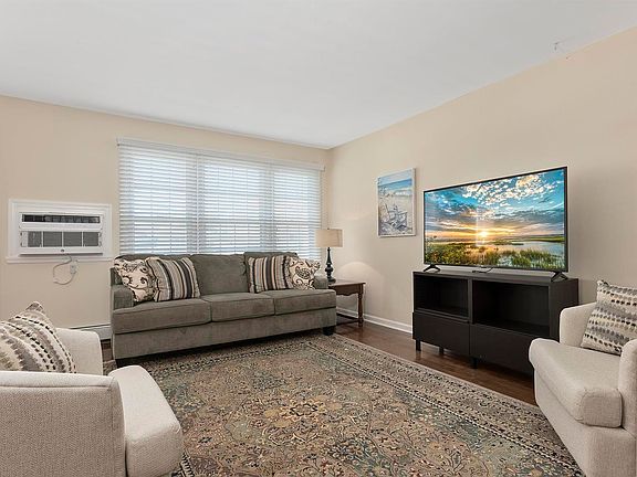 5th image of 3549 Bay Ave #3549