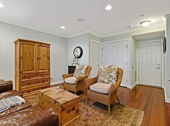 2nd image of 5003 N Lincoln Ave APT 4