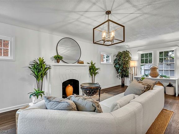 3rd image of 3561 Raymont Blvd