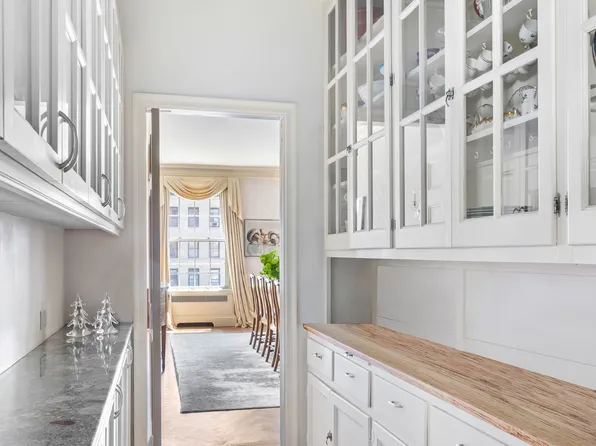 1220 Park Avenue image 5 of 8