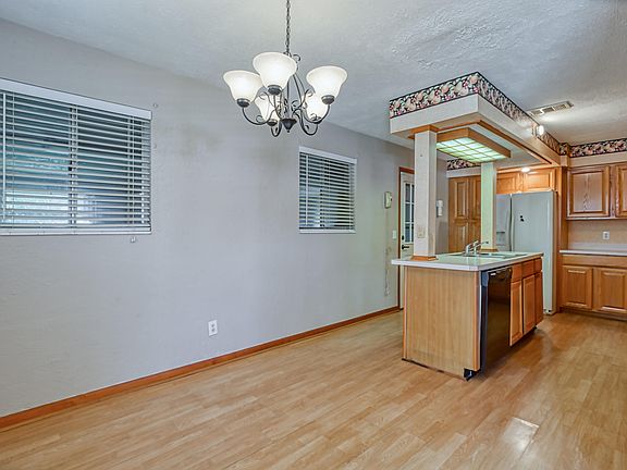 2nd image of 472 Sailfish Dr E