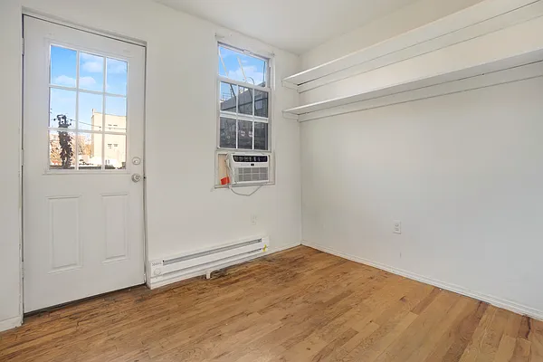 Rented by Compass | media 18