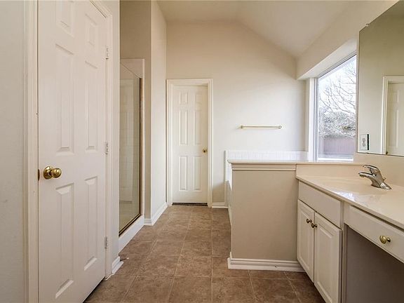 4th image of 133 Hickman Ln