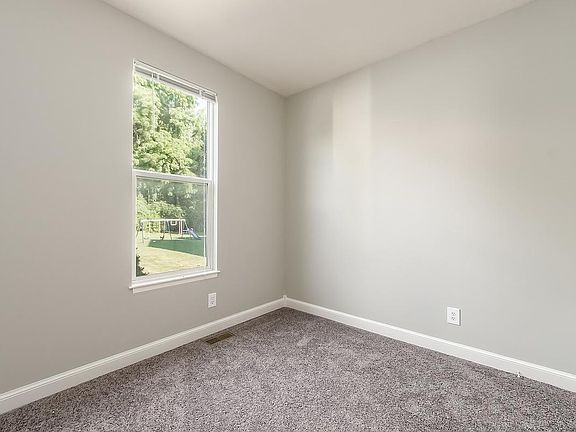 5th image of 6217 Hutchinson St