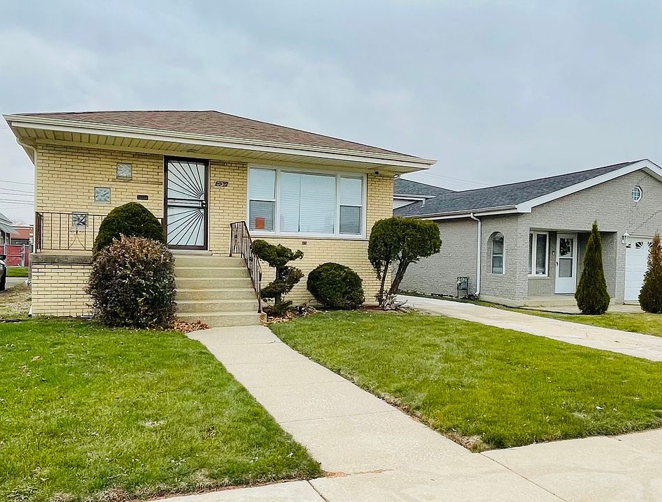 1st image of 552 Saginaw Ave