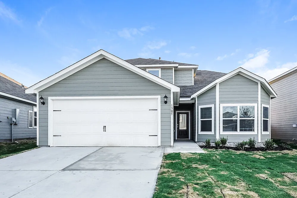 4 bed, 2.5 bath, 2131 sqft, $2,520 — Photo 1