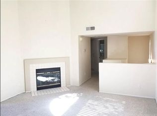 25152 Steinbeck Ave UNIT F, Newhall, CA 91381
