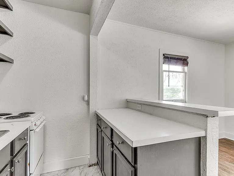 2111 N Linn Ave — Photo 19