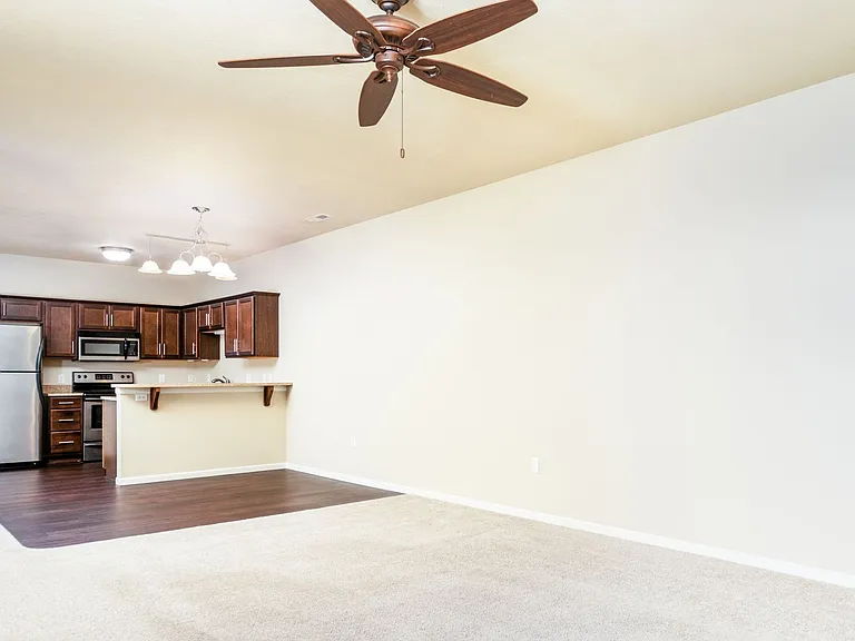 Highland Shores Apartments — Photo 45