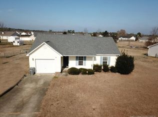 156 Cavalier Dr, Raeford, NC 28376