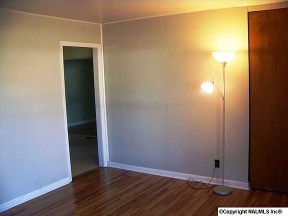 5th image of 3517 Gesman Pl SW