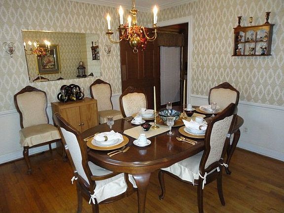 4th image of 801 Stone Dr
