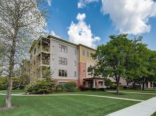 690 Rivershores Dr UNIT 202, West Bend, WI 53090