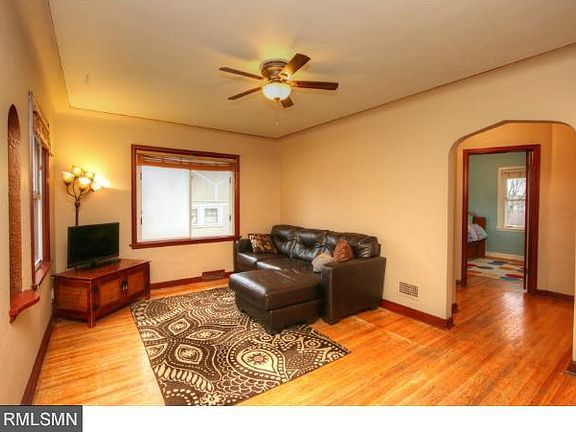 2nd image of 1056 Earl St