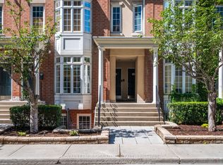8C Portland St, Toronto, ON M5V3N6