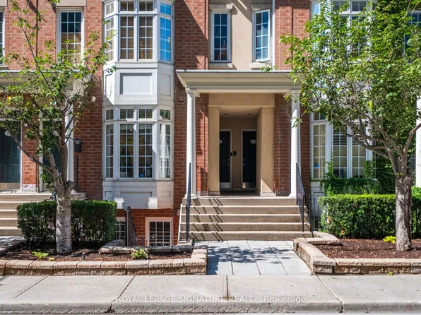 8C Portland St, Toronto, ON M5V 3N6