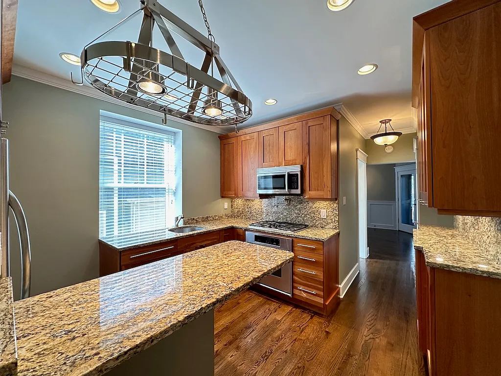 1 bed, 1000 sqft, $2,895 — Photo 2
