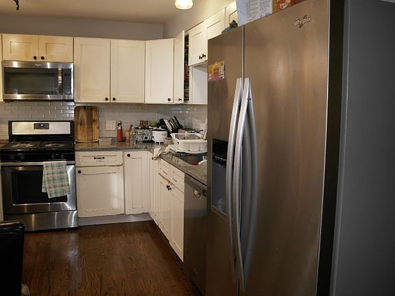 3rd image of 1221 Mulford St