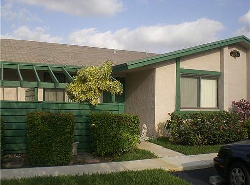 1st image of 458 Lakeview Dr APT 4
