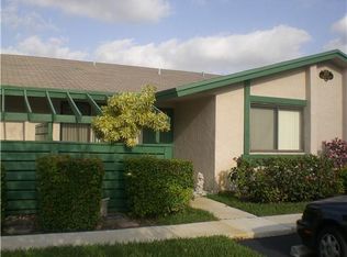 458 Lakeview Dr APT 4, Weston, FL 33326