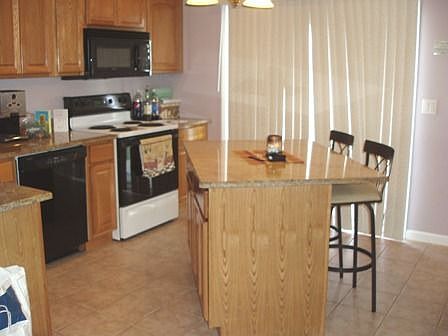 5th image of 69 Girard St
