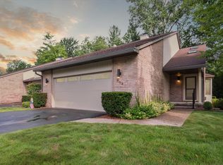 602 Shorefront Cir, Midland, MI 48640