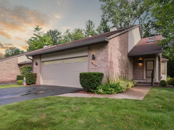 602 Shorefront Cir, Midland, MI 48640