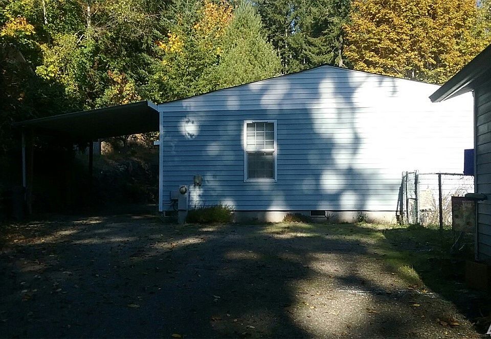 1st image of 70 NE Lorrain Ct