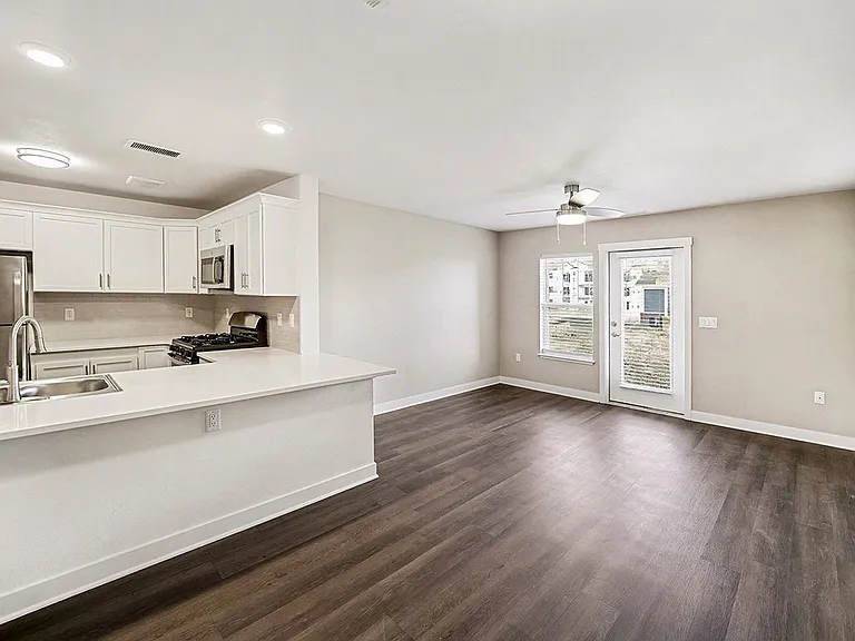 The Grove Apartment Homes — Photo 11