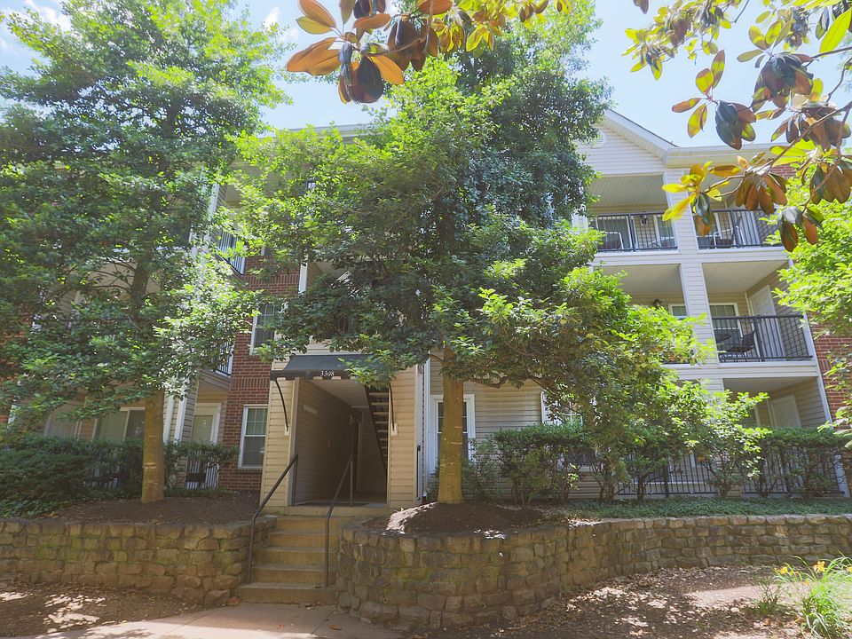 1st image of 3308 Wyndham Cres #220