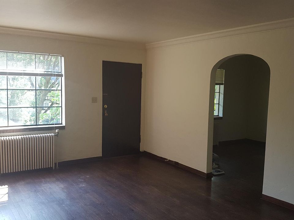 1st image of 221 W 9th Ave